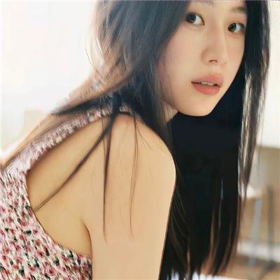 加油站的女孩